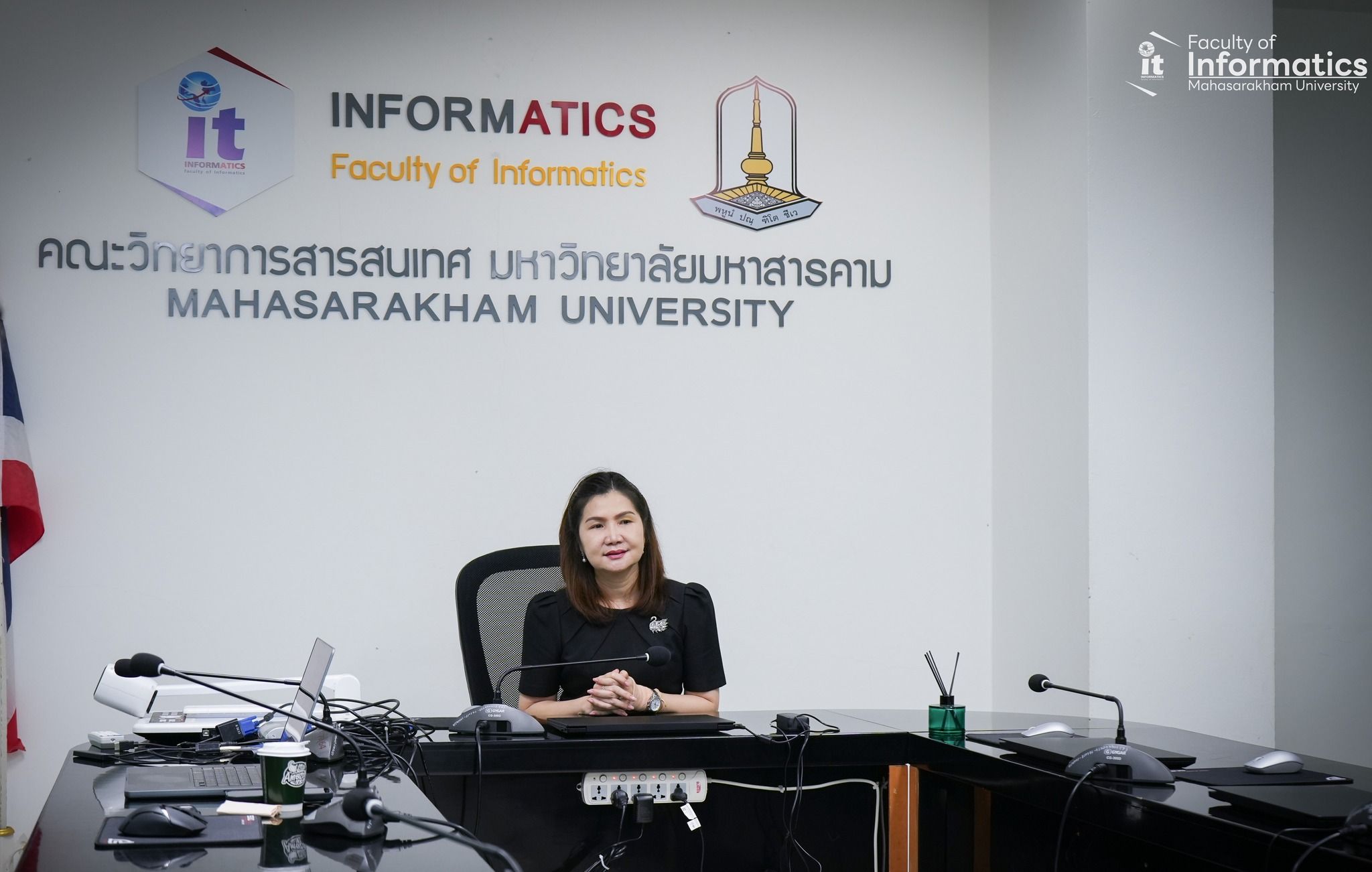 ปรัชญา ปิ่นแก้ว03.jpg