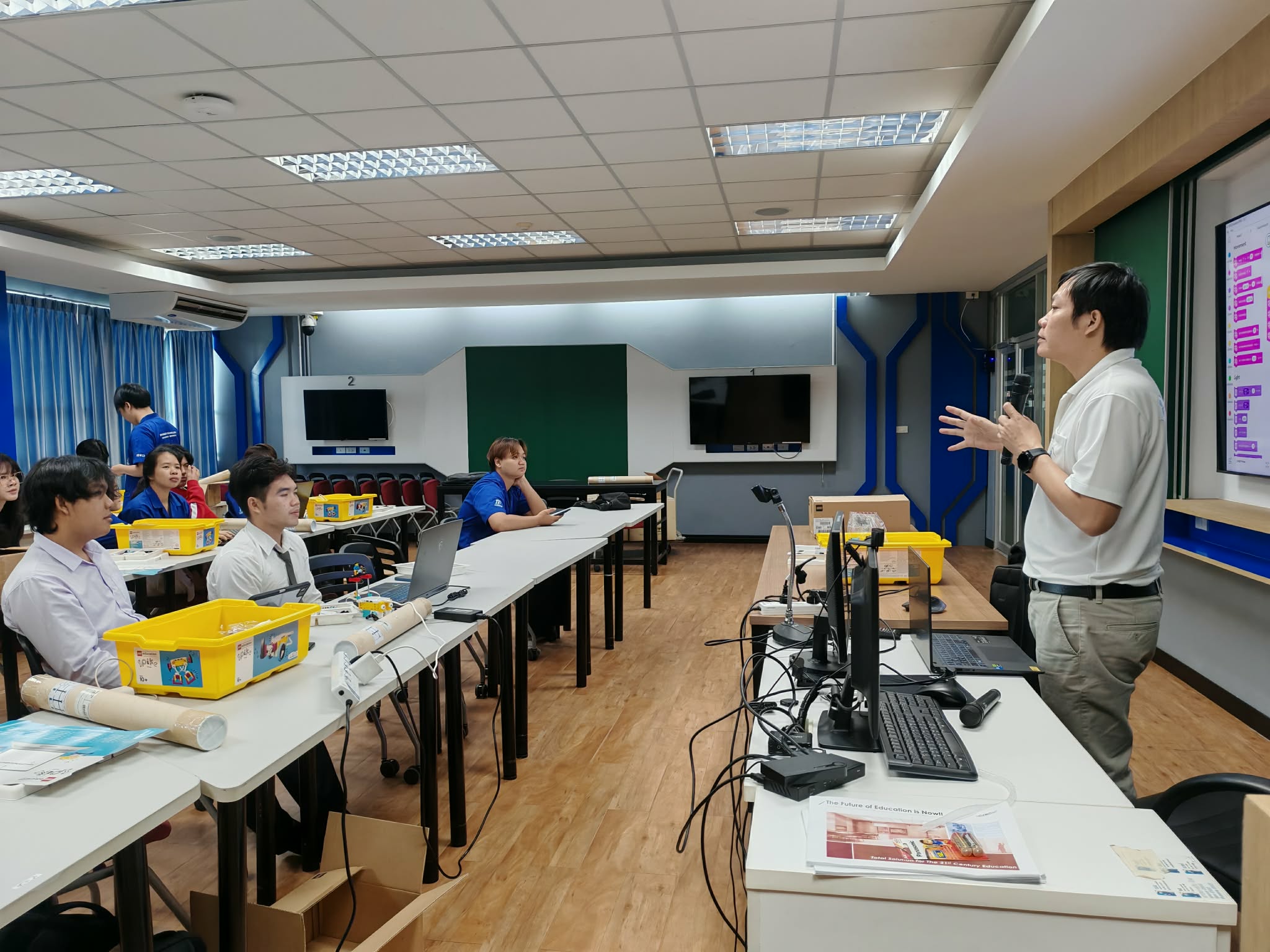  ปลุกพลังนักพัฒนา ก้าวสู่โลกหุ่นยนต์ยุคดิจิทัล 