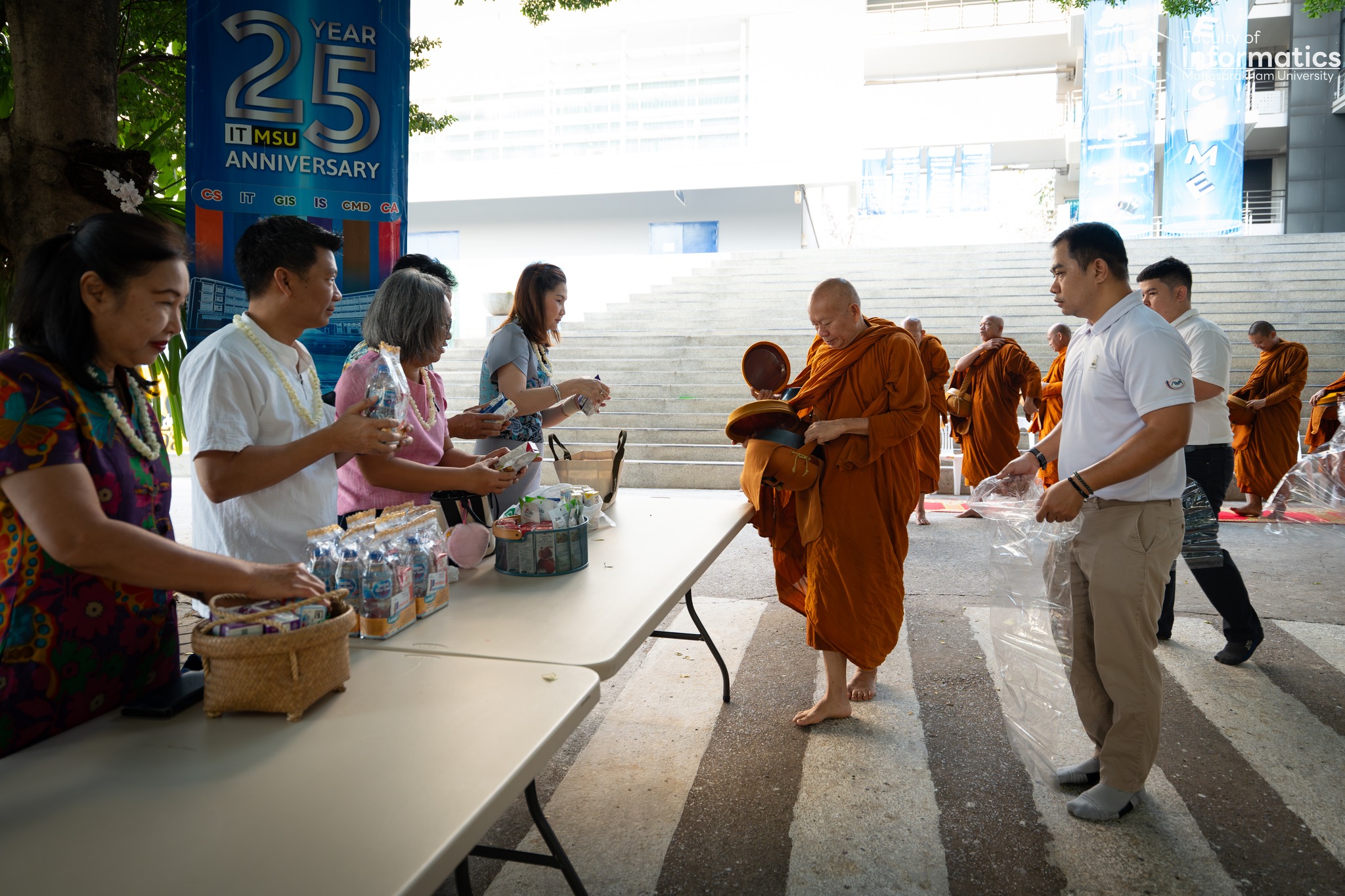 สืบสานประเพณีงดงาม ต้อนรับบุญปีใหม่ไทย 