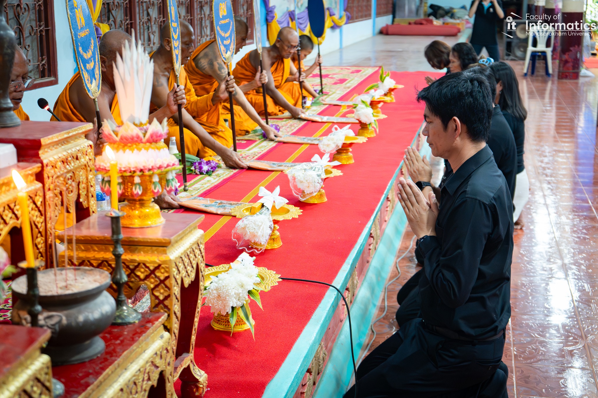  คณะวิทยาการสารสนเทศ ร่วมพิธีสวดพระอภิธรรม นายเฉลียง คุ้มมะณี  ซึ่งเป็นบิดาของ รองศาสตราจารย์ ดร.สุชาติ คุ้มมะณี อาจารย์ประจำภาควิชาวิทยาการคอมพิวเตอร์