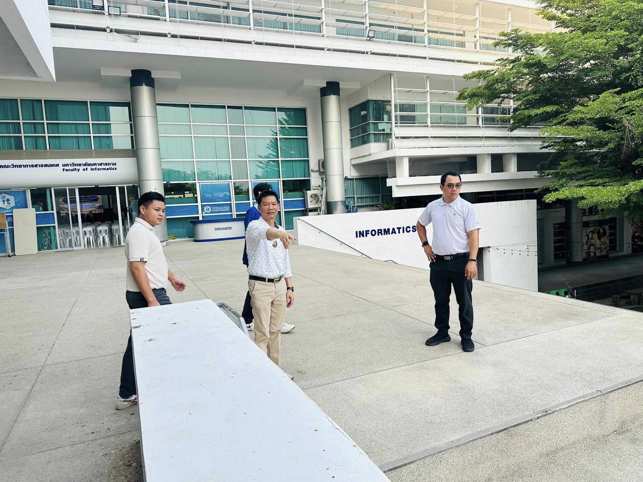 ปรับปรุงภูมิทัศน์เพื่อสร้างบรรยากาศต้อนรับผู้สำเร็จการศึกษาในระหว่างการฝึกซ้อม วันที่ 24 – 25 เมษายน 2569