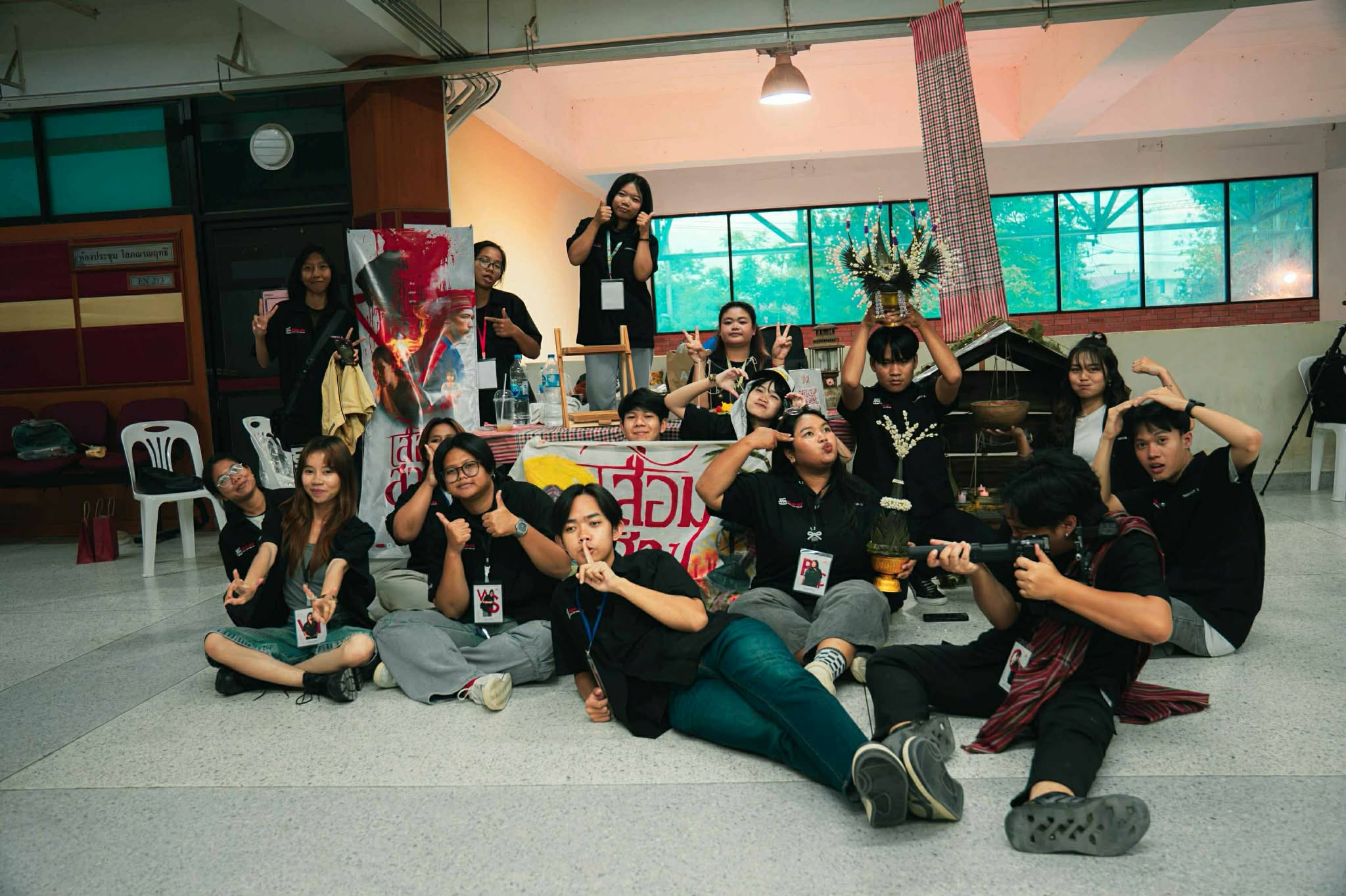 คณะวิทยาการสารสนเทศ มหาวิทยาลัยมหาสารคาม  ขอแสดงความยินดีกับ นายธีรยุทธ ชารีพันธ์ และทีมผู้ผลิต  นิสิตชั้นปีที่ 4 จากภาควิชานิเทศศาสตร์