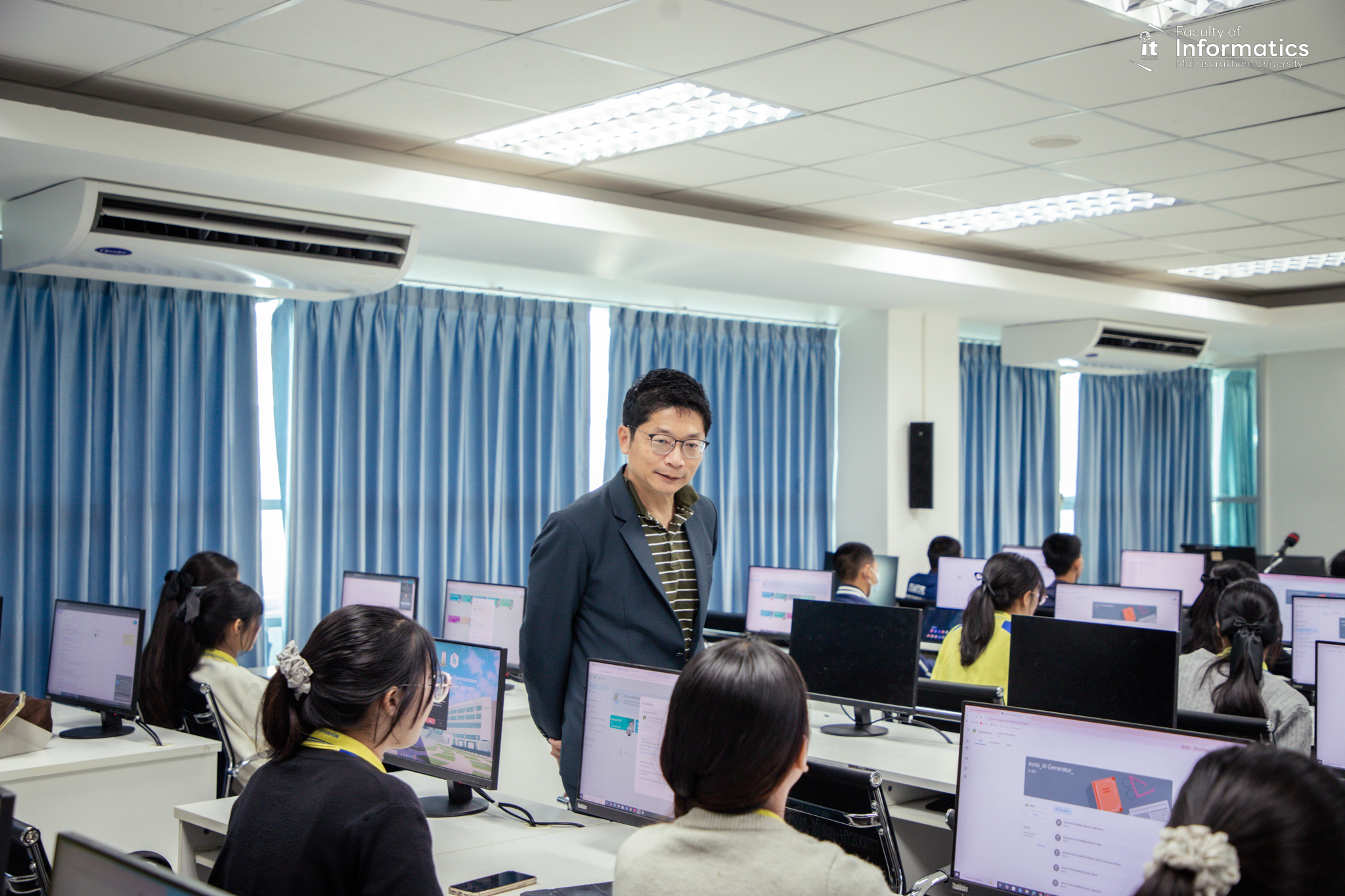 บรรยากาศอบรมหลักสูตรระยะสั้น “AI Power Up : ยกระดับการวิจัยและการนำเสนอด้วยปัญญาประดิษฐ์” 