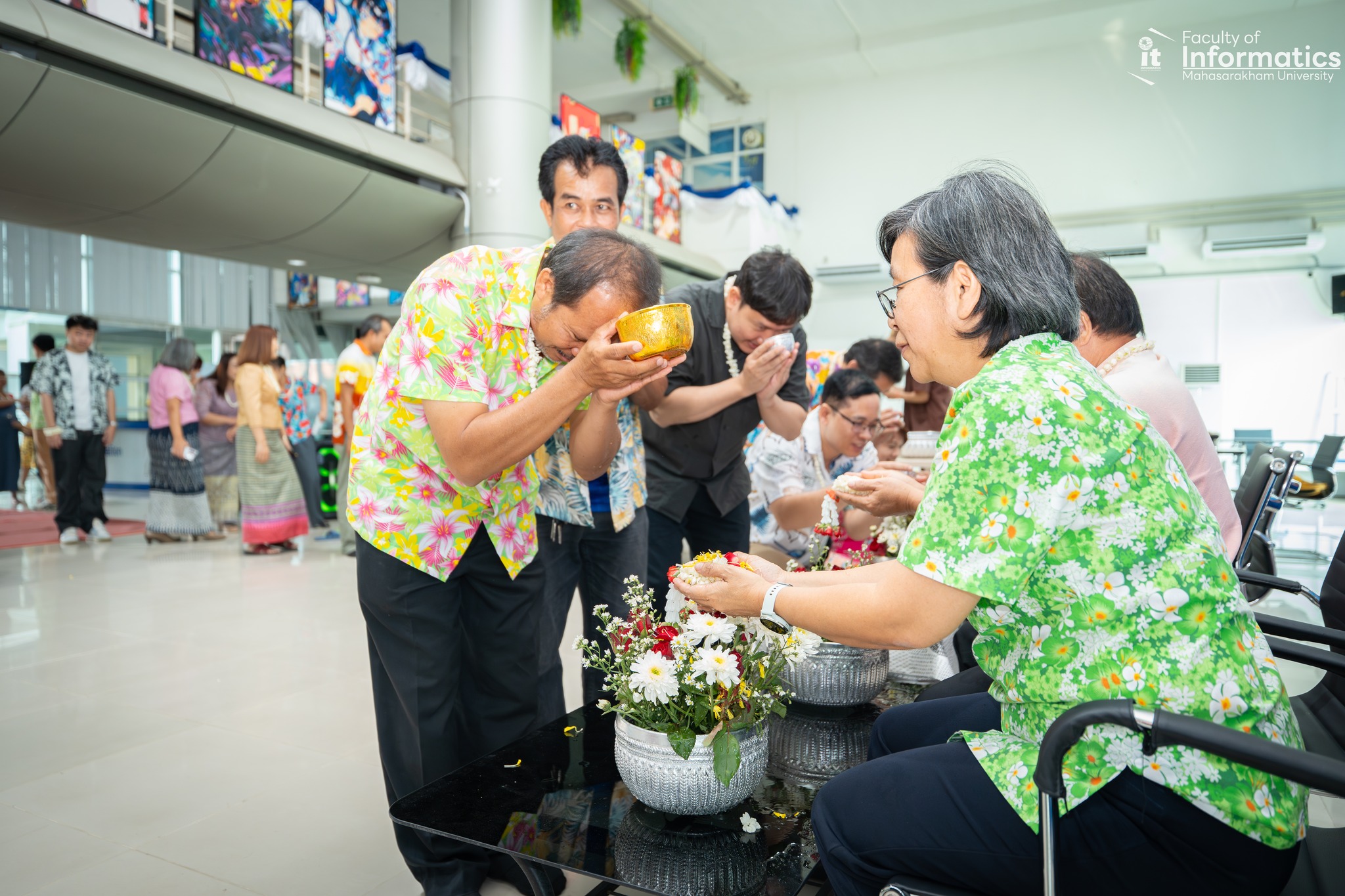 ชุ่มฉ่ำหัวใจในวันสงกรานต์ สืบสานวัฒนธรรมไทย