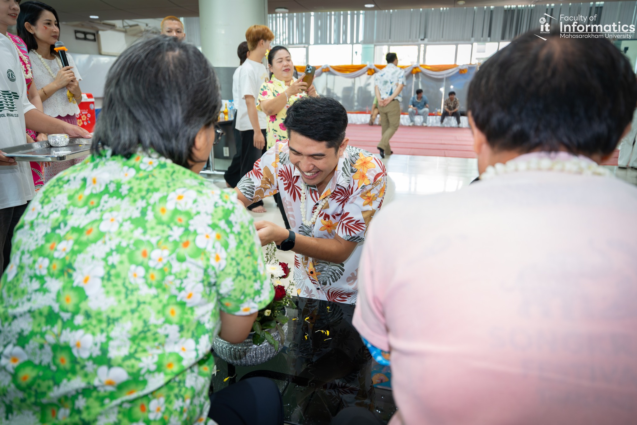 ชุ่มฉ่ำหัวใจในวันสงกรานต์ สืบสานวัฒนธรรมไทย