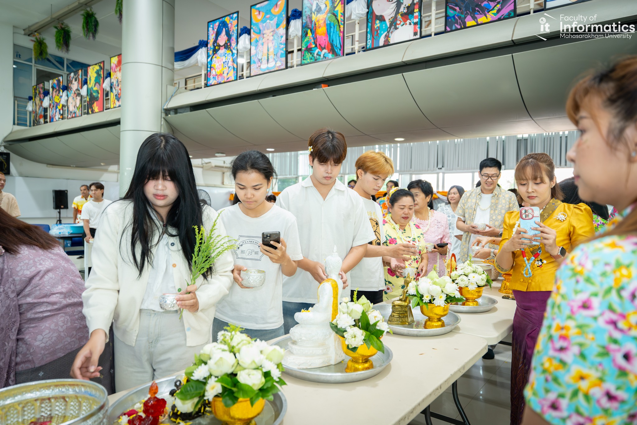 ชุ่มฉ่ำหัวใจในวันสงกรานต์ สืบสานวัฒนธรรมไทย