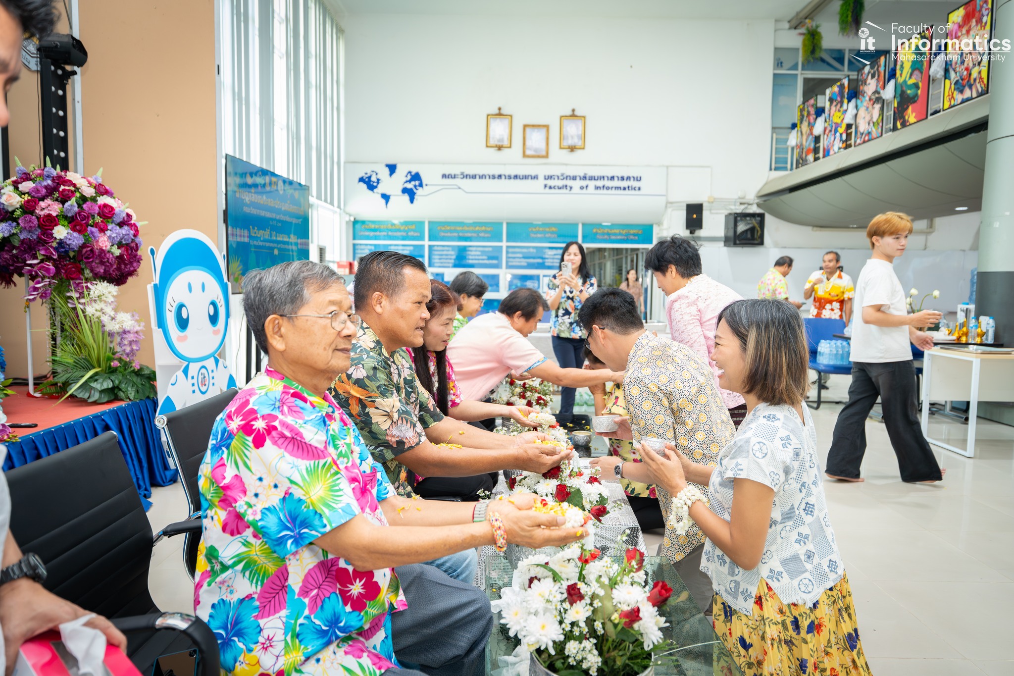 ชุ่มฉ่ำหัวใจในวันสงกรานต์ สืบสานวัฒนธรรมไทย