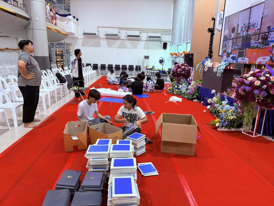 ปรับปรุงภูมิทัศน์เพื่อสร้างบรรยากาศต้อนรับผู้สำเร็จการศึกษาในระหว่างการฝึกซ้อม วันที่ 24 – 25 เมษายน 2569