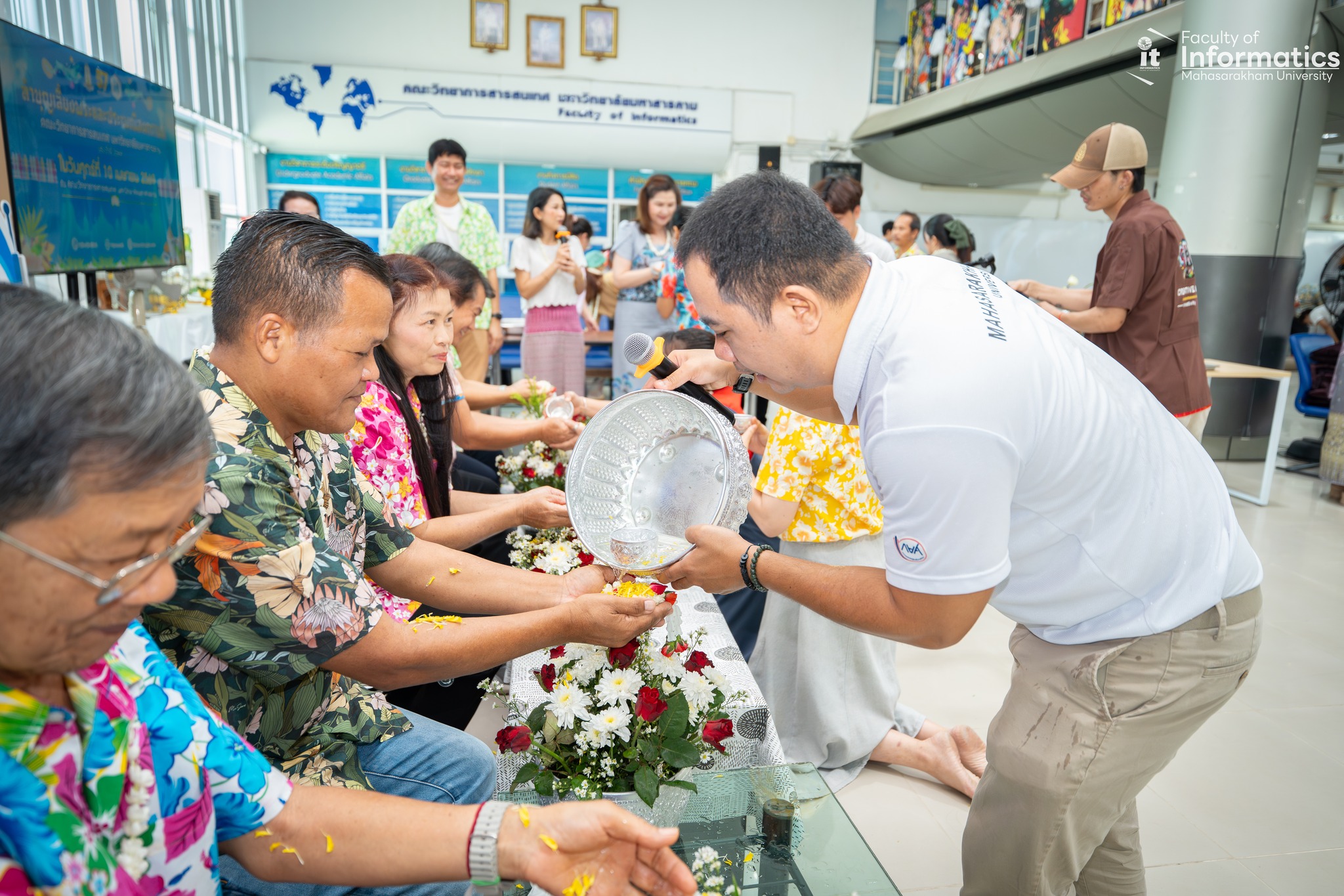 ชุ่มฉ่ำหัวใจในวันสงกรานต์ สืบสานวัฒนธรรมไทย