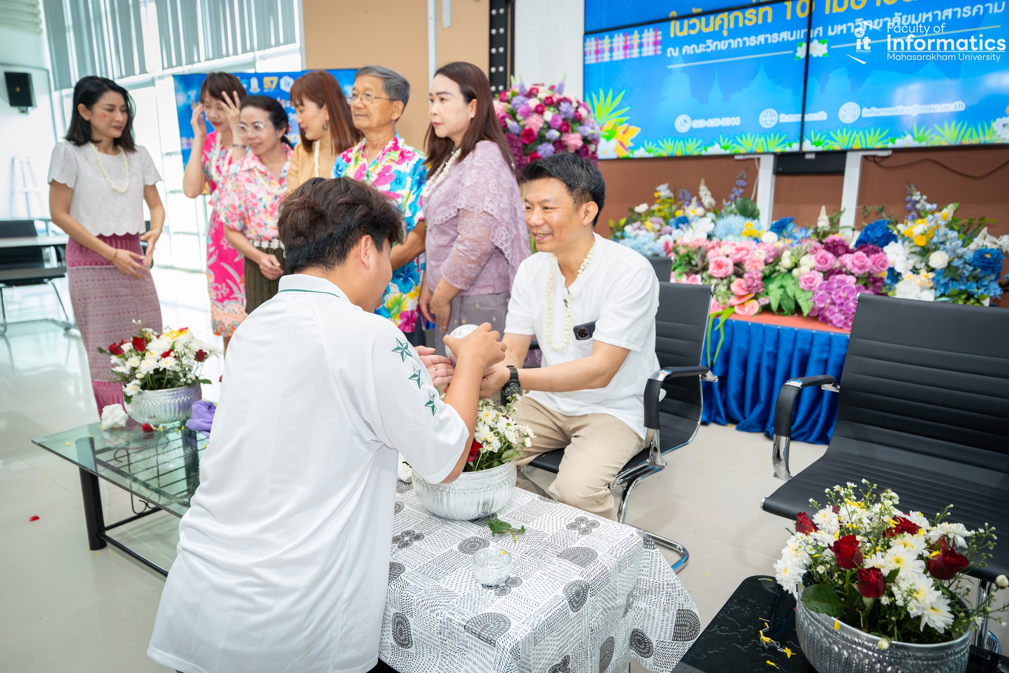 ชุ่มฉ่ำหัวใจในวันสงกรานต์ สืบสานวัฒนธรรมไทย
