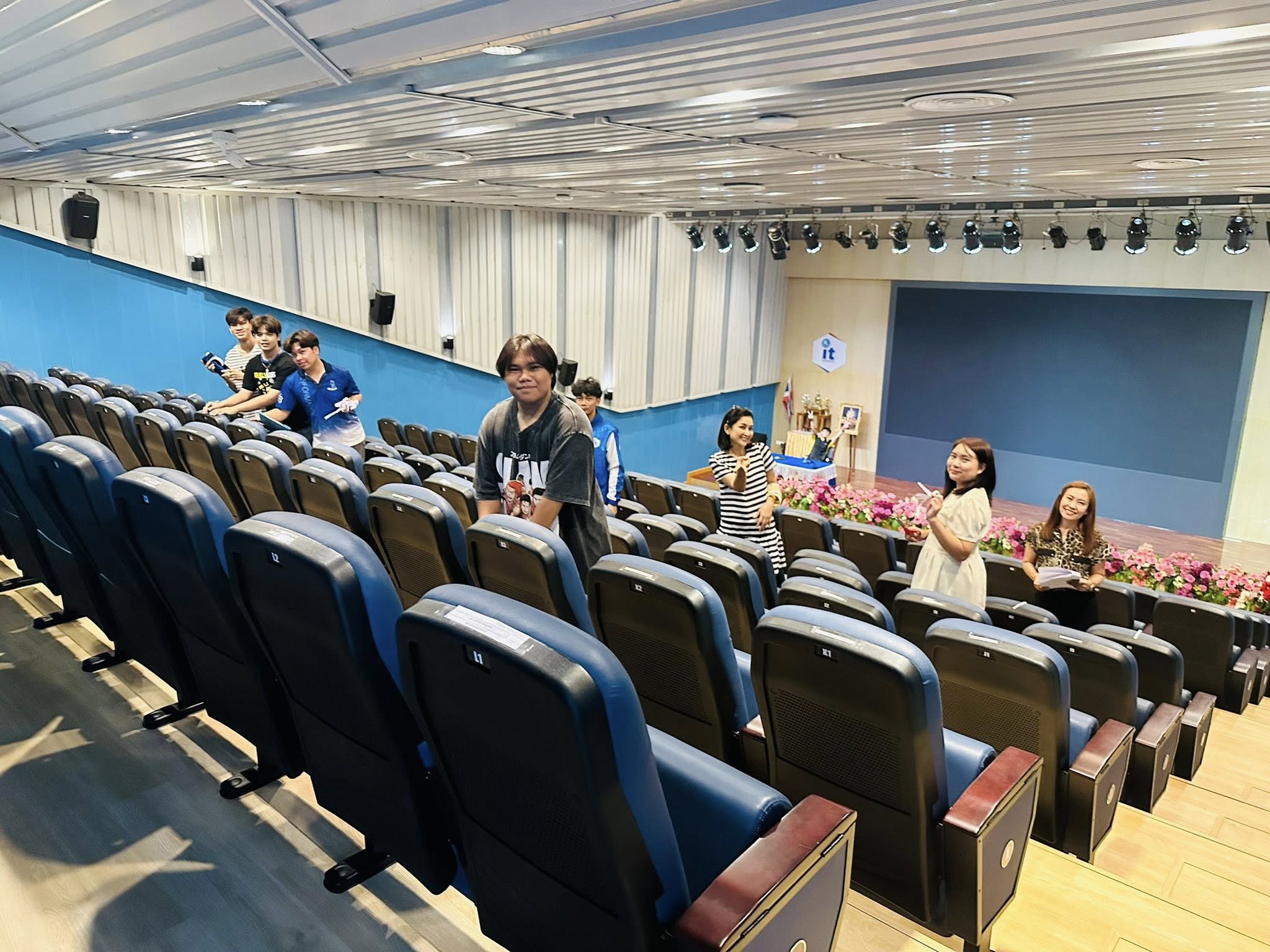 ปรับปรุงภูมิทัศน์เพื่อสร้างบรรยากาศต้อนรับผู้สำเร็จการศึกษาในระหว่างการฝึกซ้อม วันที่ 24 – 25 เมษายน 2569