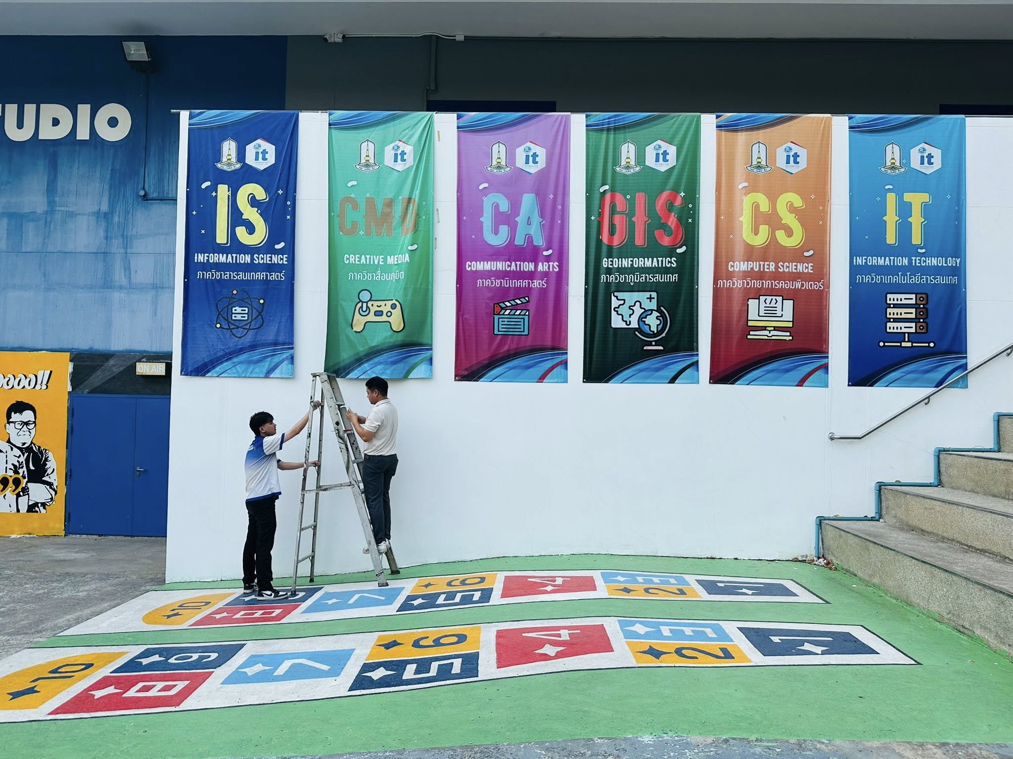 ปรับปรุงภูมิทัศน์เพื่อสร้างบรรยากาศต้อนรับผู้สำเร็จการศึกษาในระหว่างการฝึกซ้อม วันที่ 24 – 25 เมษายน 2569